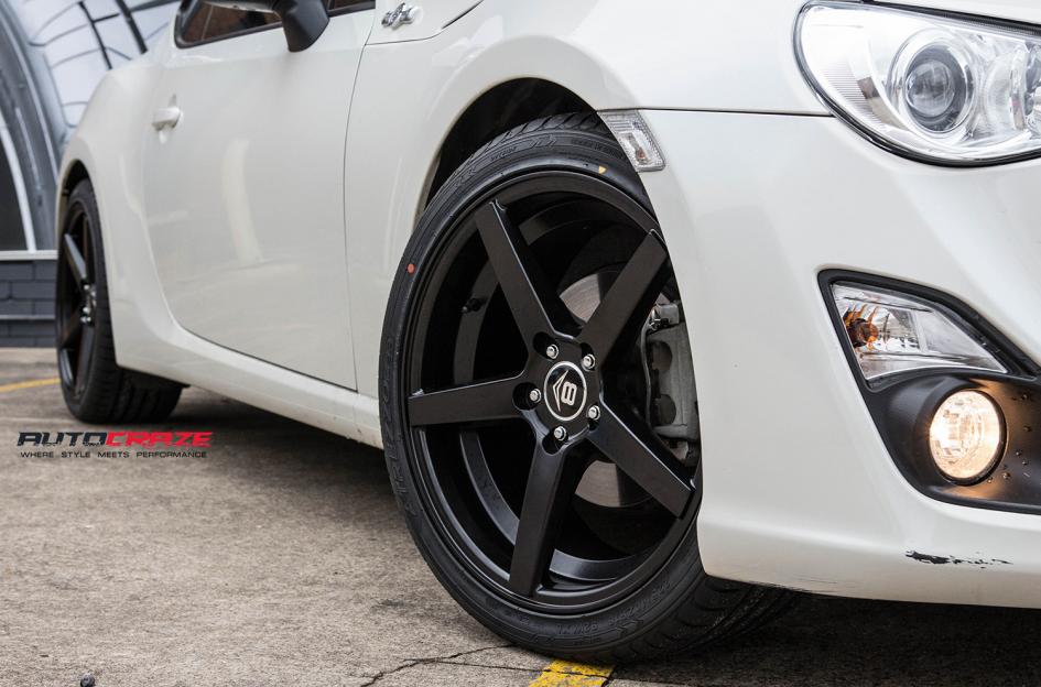 TOYOTA 86 RACER BLACK MACHINED FACE
